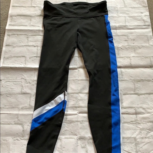 2 pairs of Gap Body leggings - Picture 2 of 3